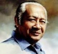 HM Soeharto: Membangun Citra Islam
